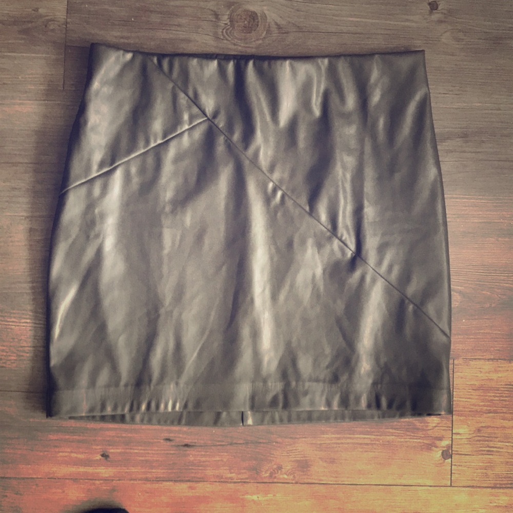 Dynamite Faux Leather Green Skirt